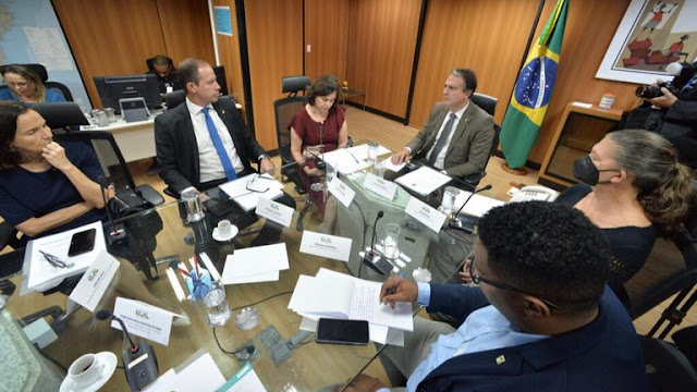 MJSP apresenta ações em grupo de trabalho que discute violência nas escolas