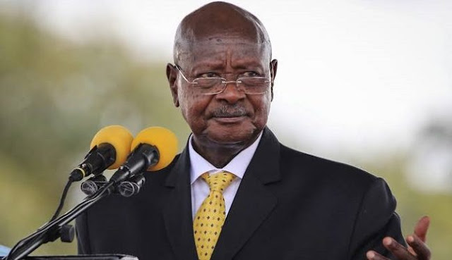 Presidente de Uganda se recusa a assinar lei que impõe pena de morte para homossexuais