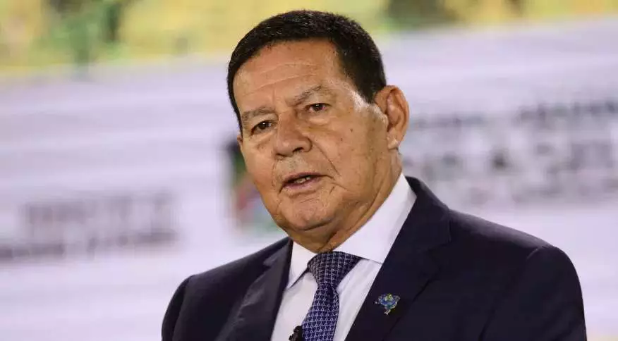 INCONSTITUCIONAL: Mourão pede a Pacheco revisão da PEC que tira militares de eleições