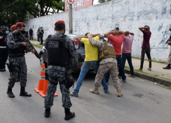 Quando polícia pode parar e revistar alguém na rua? O que decidiu o STF